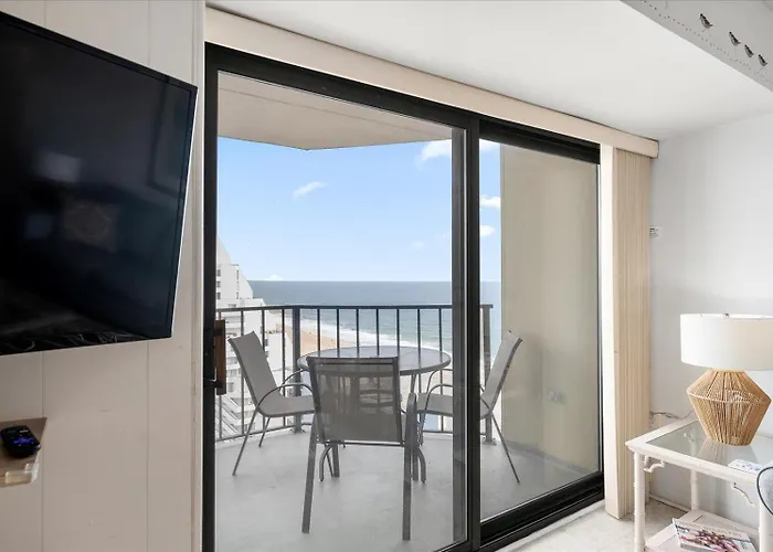 Hébergement de vacances 2 Bedroom 9400 Building With Gorgeous Side Ocean View