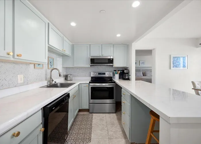 Hébergement de vacances 2 Bedroom 9400 Building With Gorgeous Side Ocean View *