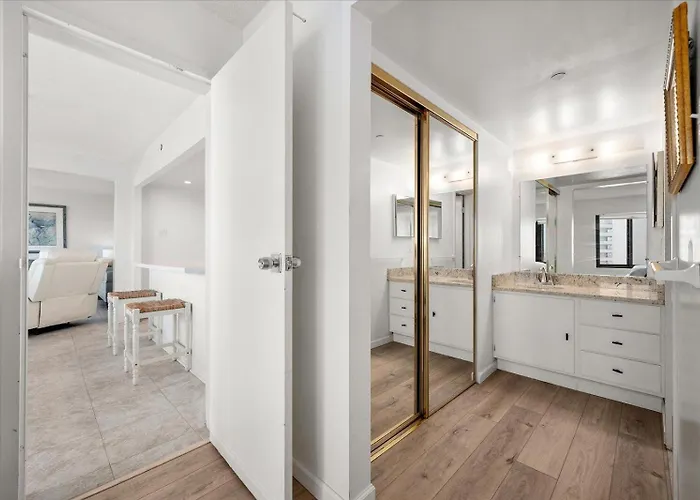2 Bedroom 9400 Building With Gorgeous Side Ocean View * Ocean City