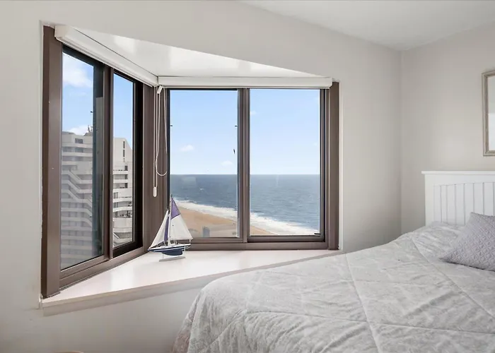 2 Bedroom 9400 Building With Gorgeous Side Ocean View