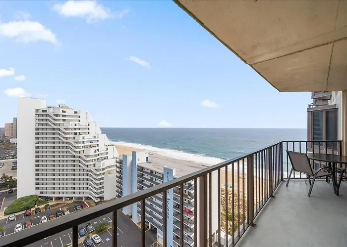 Hébergement de vacances 2 Bedroom 9400 Building With Gorgeous Side Ocean View *