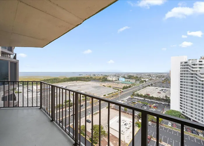 Hébergement de vacances 2 Bedroom 9400 Building With Gorgeous Side Ocean View *