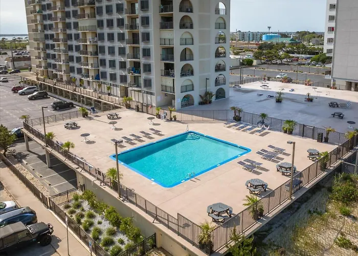 2 Bedroom 9400 Building With Gorgeous Side Ocean View *